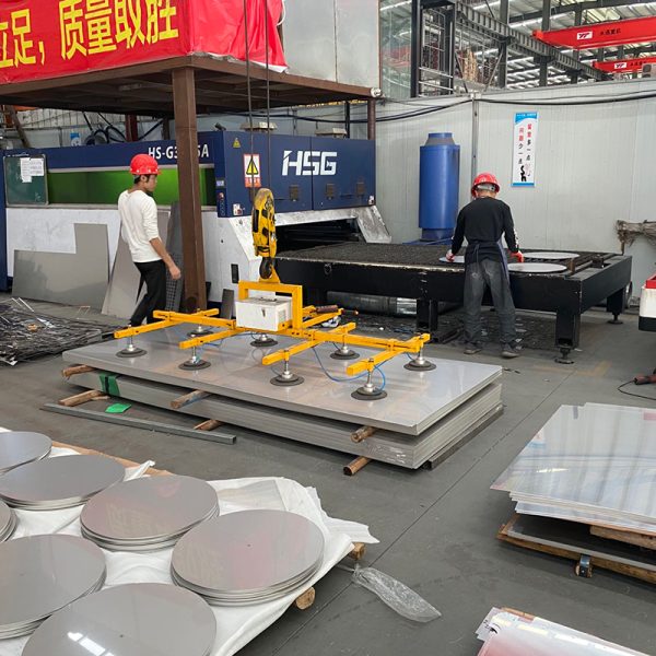 Vacuum suction cup lifting tool plate suction lifting machine